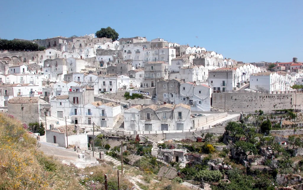 090. Mattinata - Paese